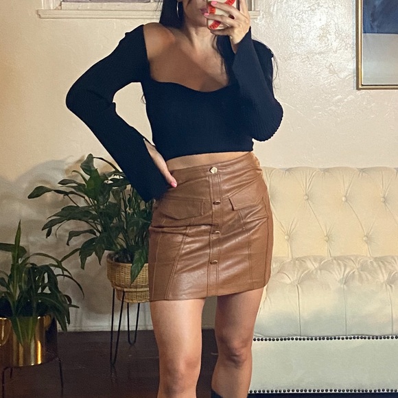 Faux leather mini skirt in brown - Picture 3 of 6